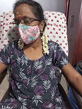 Chat +18 de umashreetamil ao vivo