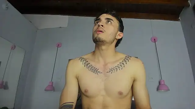 James-06's Live XXX Chat