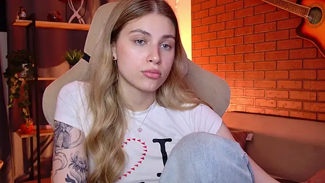 Chat +18 de EllieCutes ao vivo
