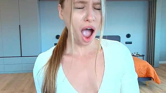 Mad1en's Live XXX Chat