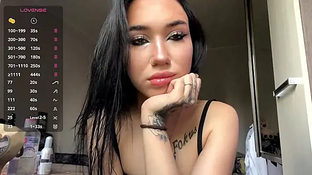 SixtaAmores' Live XXX Chat