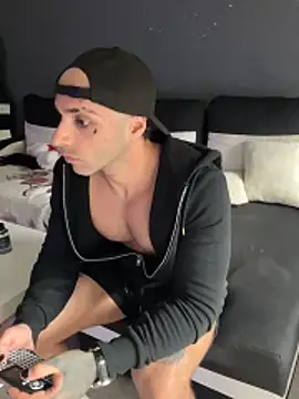 Mohdollmen's Live XXX Chat