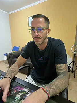 XXX chat uživo modela MeladoDiMel