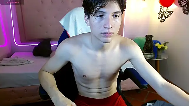 MarcovioletのライブXXXチャット