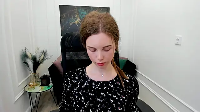 دردشة MileyWings الجنسية المباشرة