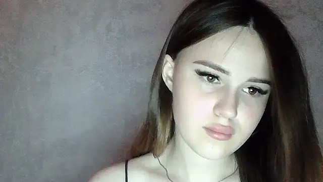 SweetLoraa Chat XXX in diretta