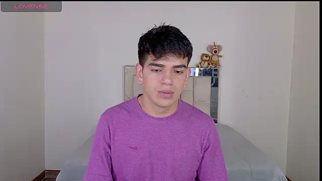 Ares_Johnson Chat XXX in diretta