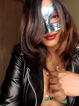 Queenniaa – Naživo XXX chat