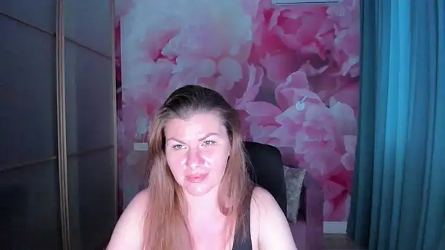 LunaKissesx – Naživo XXX chat