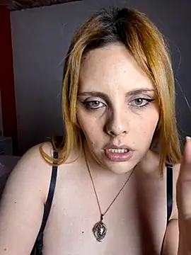 Chatroom XXX en direct de MiaColucci18