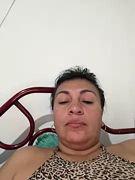 kloee_kann élő XXX-chatje