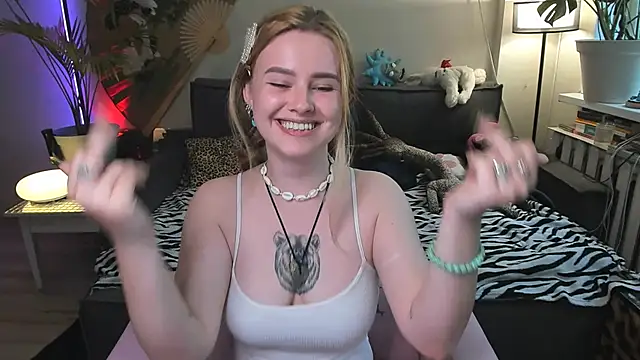 Alexa_Pirs élő XXX-chatje