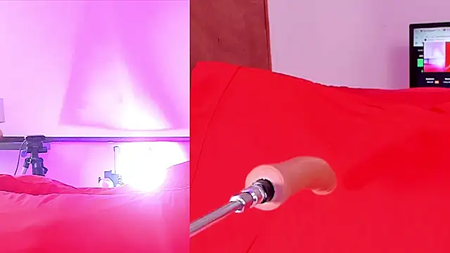 CandyHolmes élő XXX-chatje