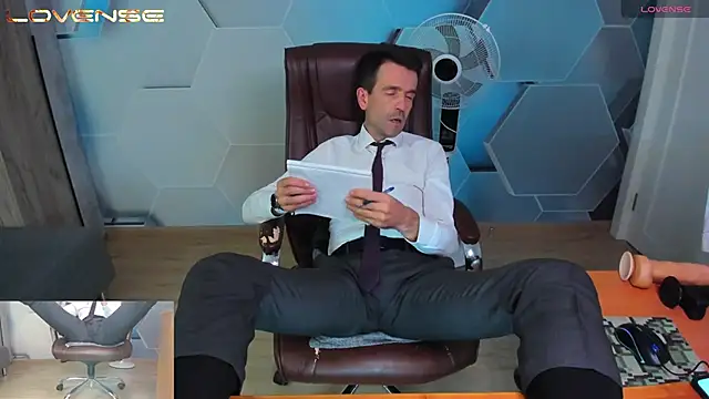 SteveTiger élő XXX-chatje