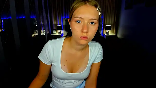 RosaTiny's Live XXX Chat