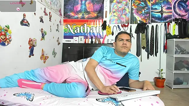nathannathanielのライブXXXチャット