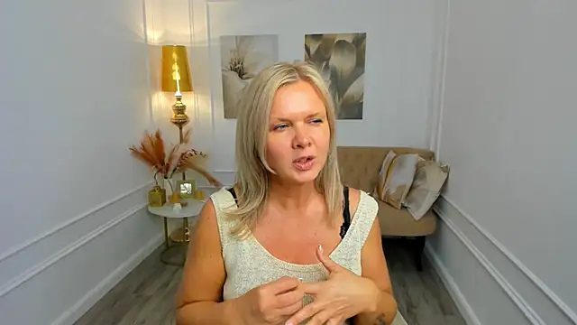 AgathaKlouin Live XXX-chat