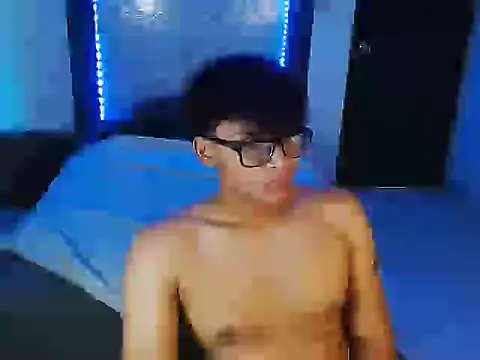 Mr_yisuzz live XXX chat