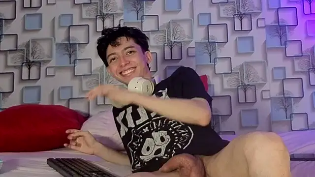 Twink_Sebas7 即時 XXX 聊天