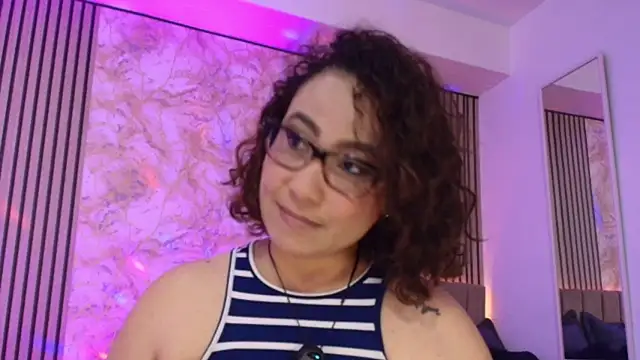 JuliRamirez Live XXX-Chat