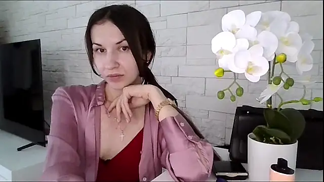 JuliaLovelyのライブXXXチャット