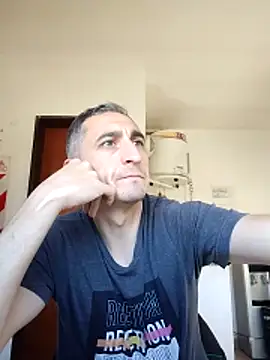 Alejandro83bsf Chat XXX live