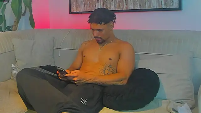 justin_lenox XXX чат на живо