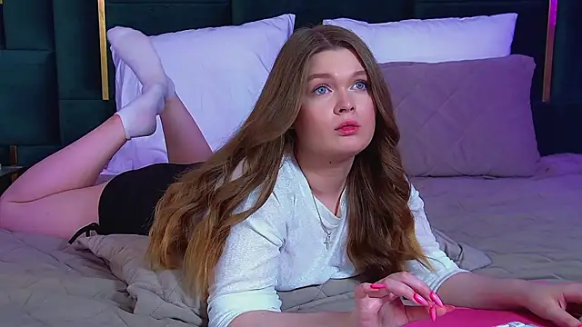 CrystalLyons Adlı Modelin Canlı XXX Sohbeti