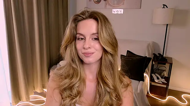 RozzitaBedberry's Live XXX Chat