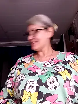 irinamaux élő XXX-chatje