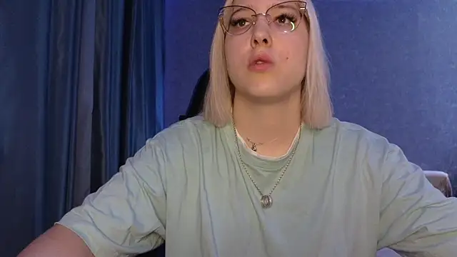 HotBrandyX élő XXX-chatje