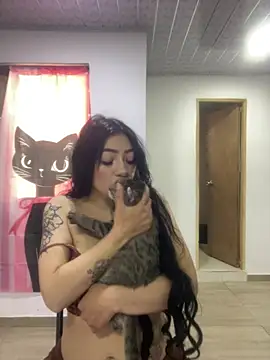 DAKOTA_SAKURA élő XXX-chatje