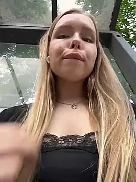 Liza_risky élő XXX-chatje