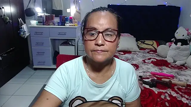 pervert_mommy_ élő XXX-chatje