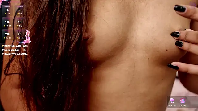 Hot_royalgirl élő XXX-chatje