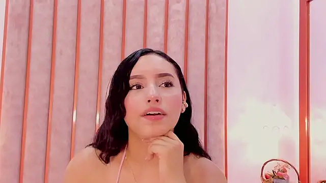 Zoe_Monrow's Live XXX Chat