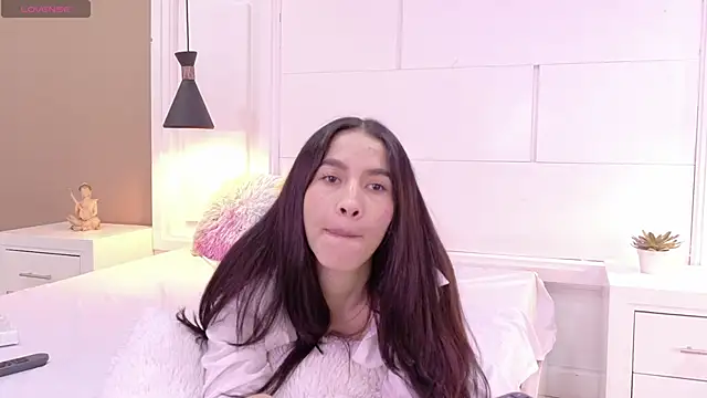 JuliaaVega: онлайн-секс-чат