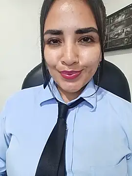 MAYE__13 – Naživo XXX chat