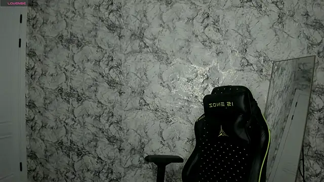 DeniRicchii Adlı Modelin Canlı XXX Sohbeti