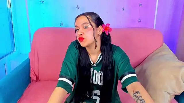 Chat XXX en directo de AishaTempt