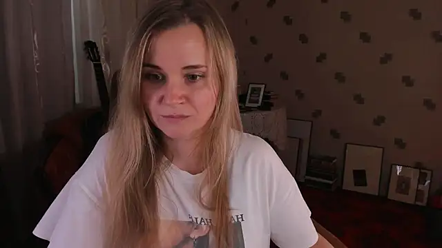 MiaSparkes Adlı Modelin Canlı XXX Sohbeti