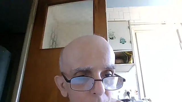 mariusica1@xh live XXX chat
