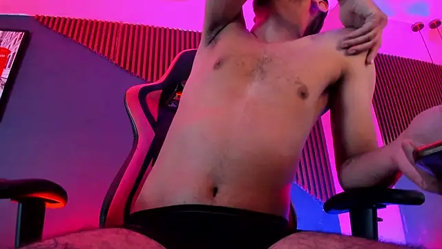Boss_Domiinator élő XXX-chatje