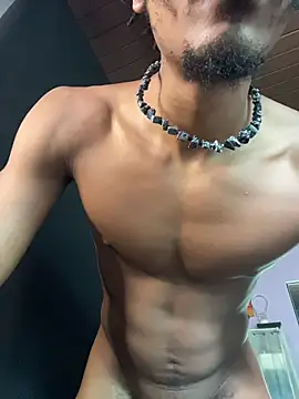 TRILLAHUNG's Live XXX Chat