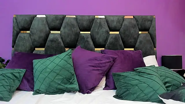 MaluJensen Adlı Modelin Canlı XXX Sohbeti