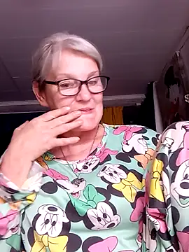 irinamaux élő XXX-chatje