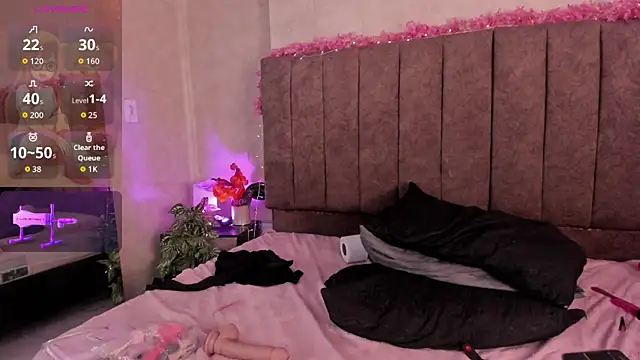 LanaMills_ élő XXX-chatje