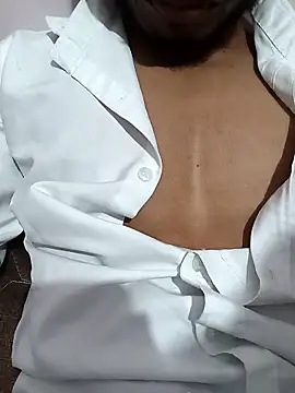 הופעת וובקאם של itsmemadhu2019
