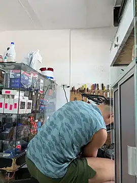 Paul22cm- 现场XXX聊天