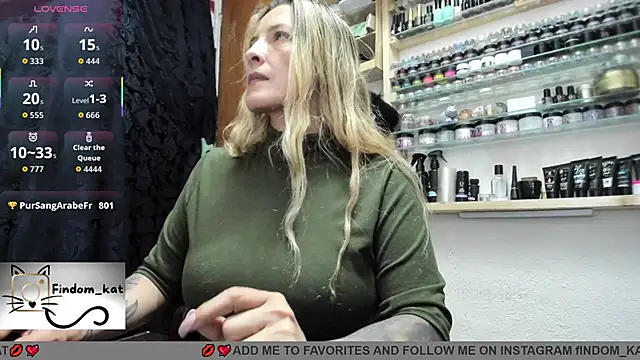 Katt-findom Chat XXX in diretta